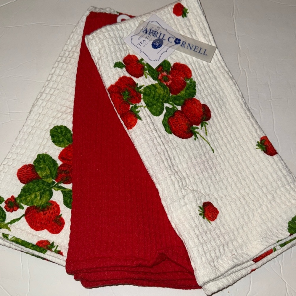 New April Cornell Set of 3 Tea Towels 100% Cotton 19x27” Strawberry Print Red
